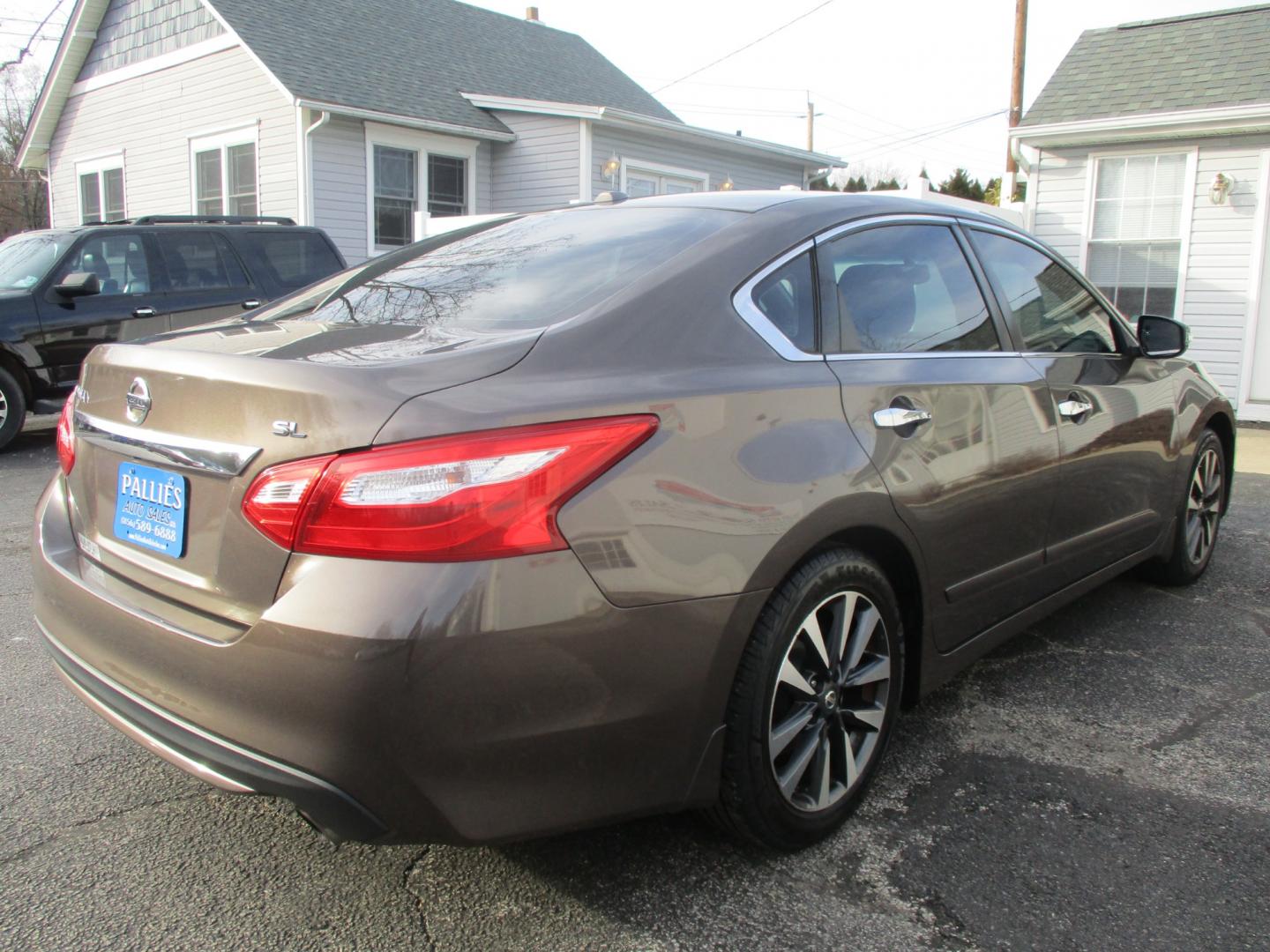 2016 GRAY Nissan Altima 2.5 SL (1N4AL3AP9GC) with an 2.5L L4 DOHC 16V engine, CVT transmission, located at 540a Delsea Drive, Sewell, NJ, 08080, (856) 589-6888, 39.752560, -75.111206 - Photo#5